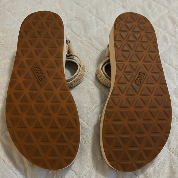 Teva Universal Geometric Sandals - Picture 6 of 11